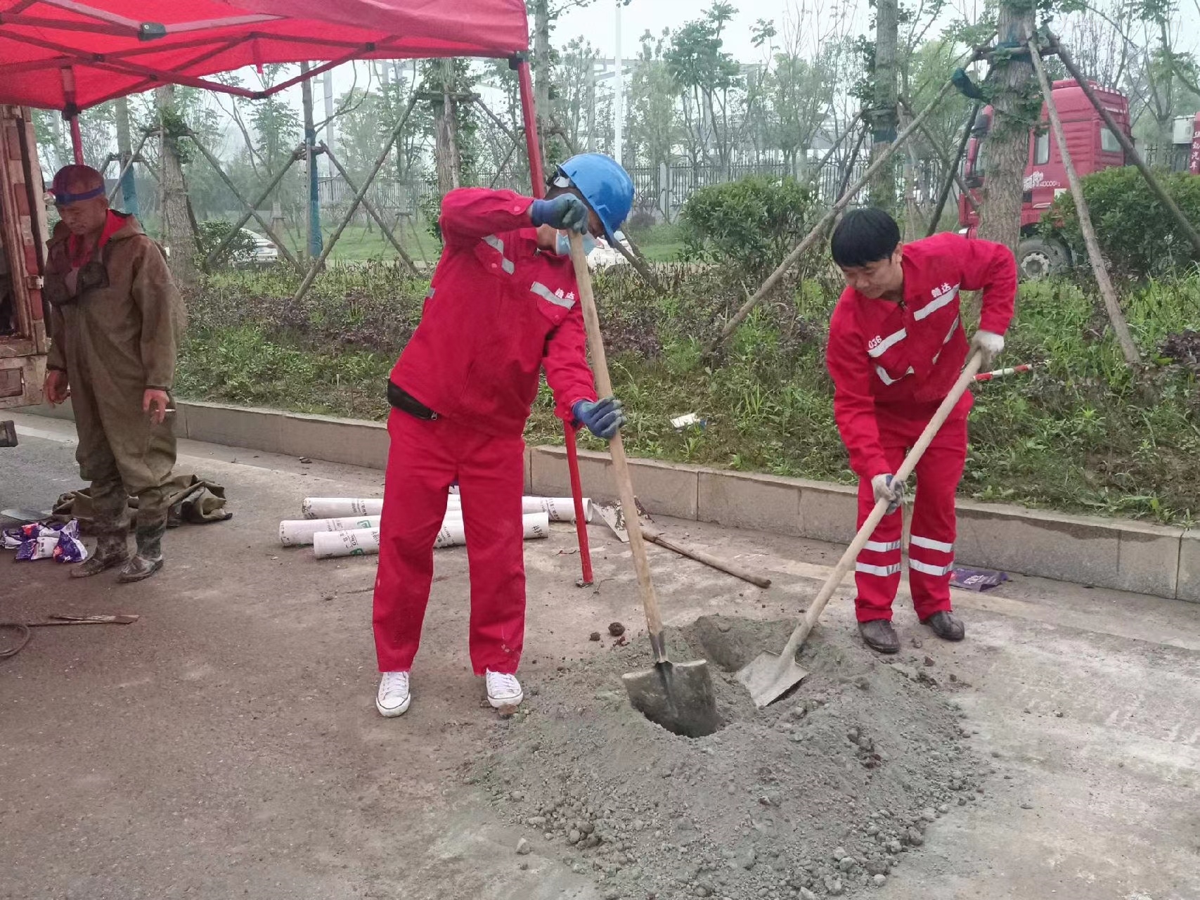 十堰管道疏通哪家好】及时进行市政管道清淤